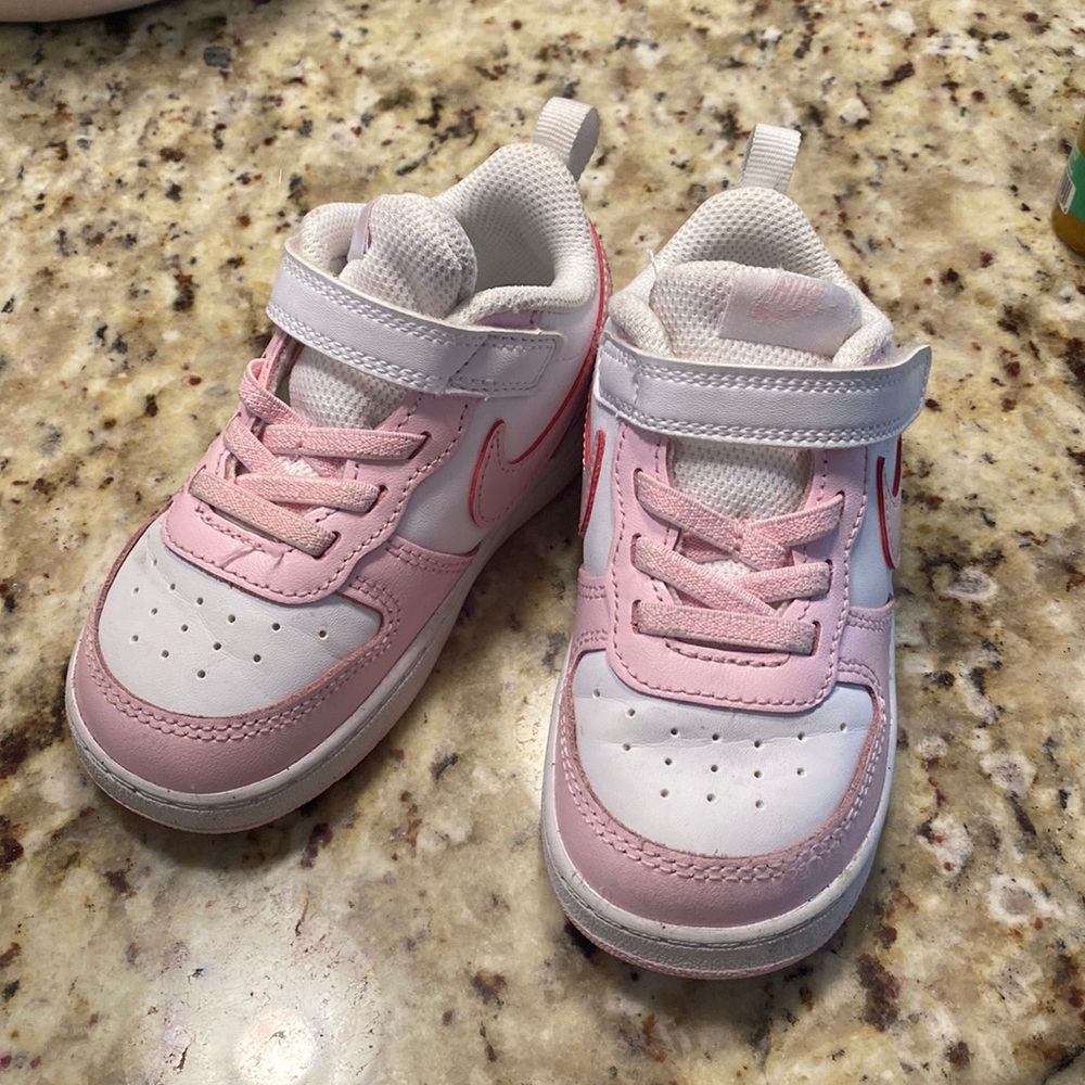 Pink Nike Dunks, size 8 toddler